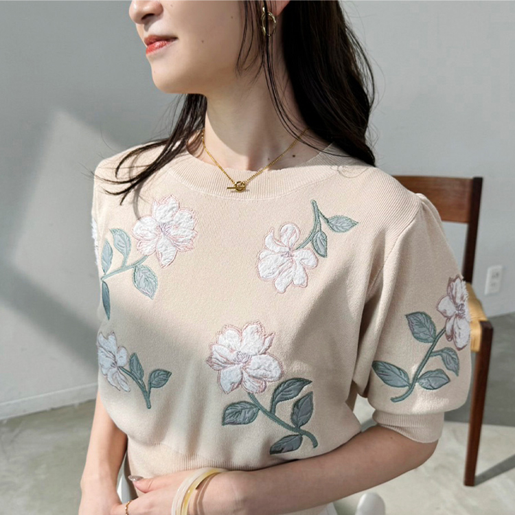 OTONA NICE フラワー刺しゅうニット
