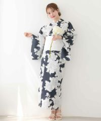model身長166センチ<br>※実際は花柄部分がアイボリーよりの色味になります。