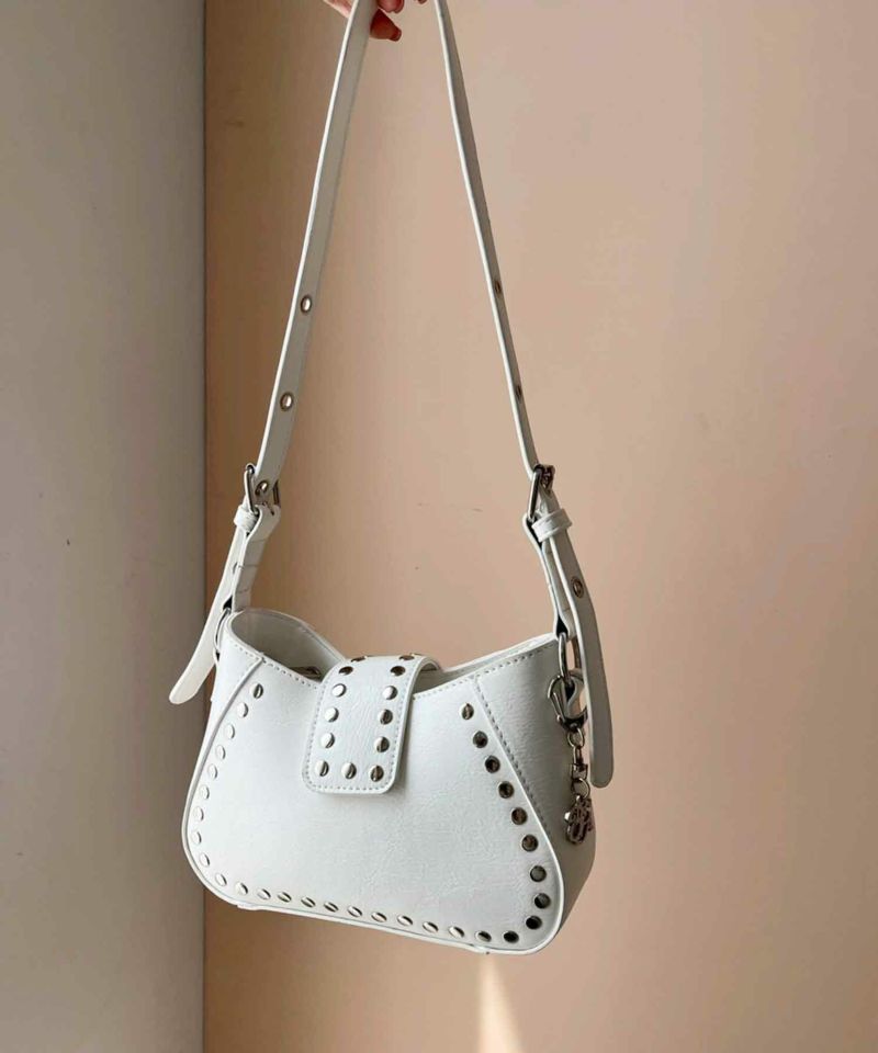 ロゴチャーム付きスタッズBAG | レディースファッション通販の